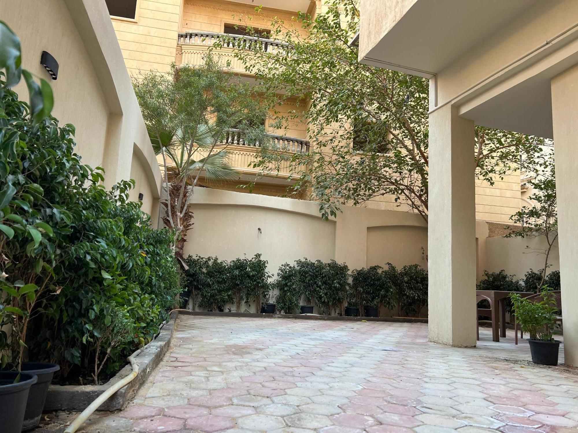 Ghaly's 1 Apartment *